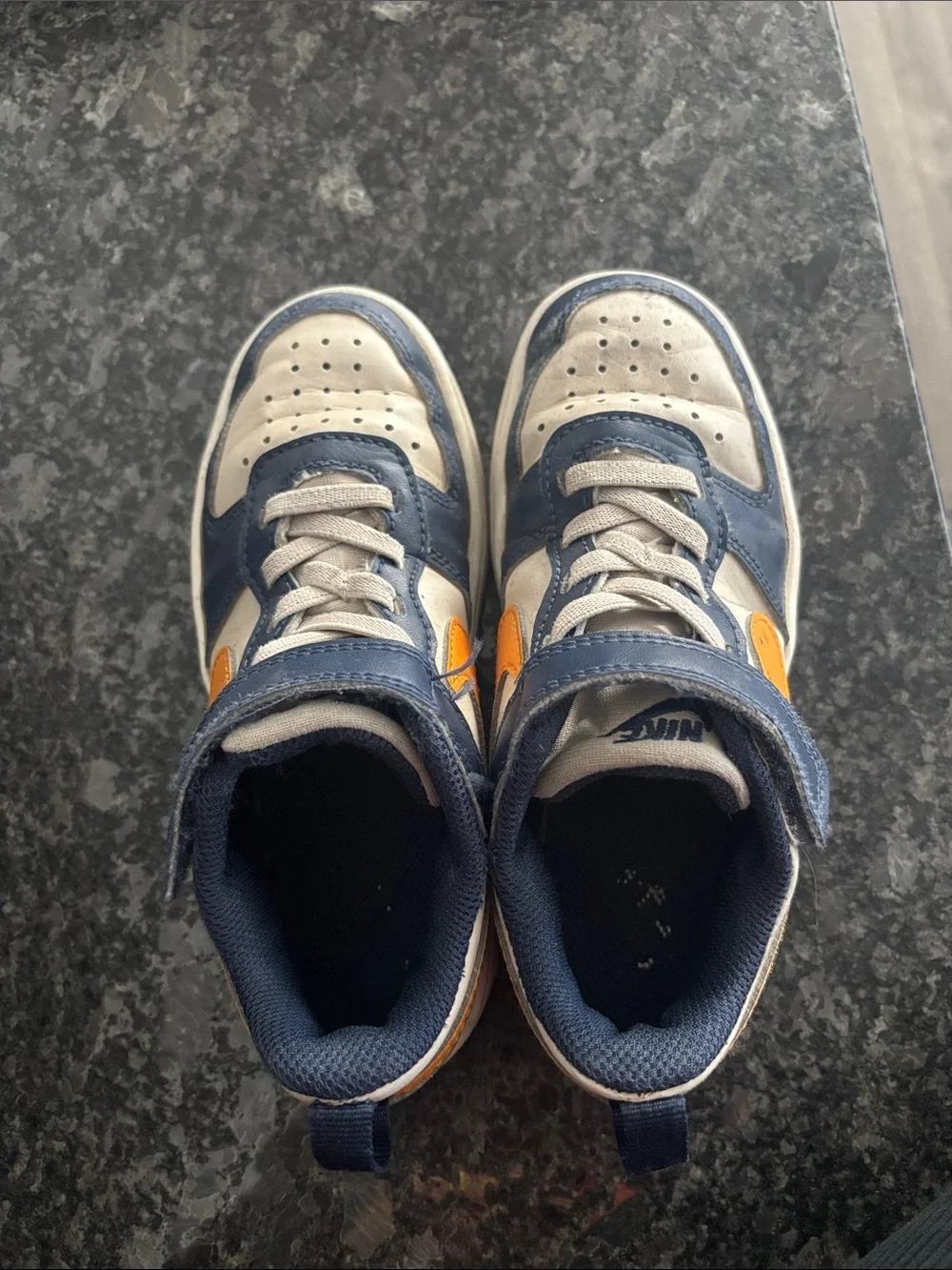 Nike Kids Navy, White and Yellow Low-Top Sneakers 11.5c